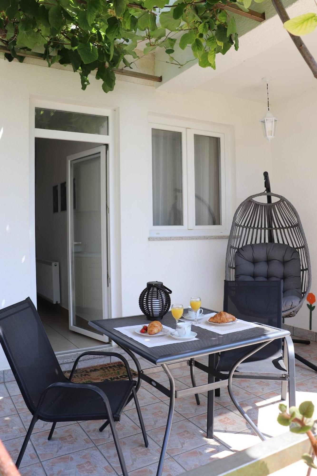 Apartments And Rooms With Parking Space Krk - 5294 Krk Town Dış mekan fotoğraf
